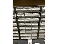 Divers pneumatiek met assortimetsboxen - afbeelding 3 van  26
