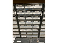 Divers pneumatiek met assortimetsboxen - afbeelding 4 van  26