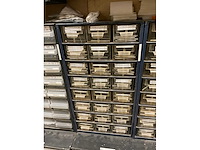 Divers pneumatiek met assortimetsboxen - afbeelding 8 van  26