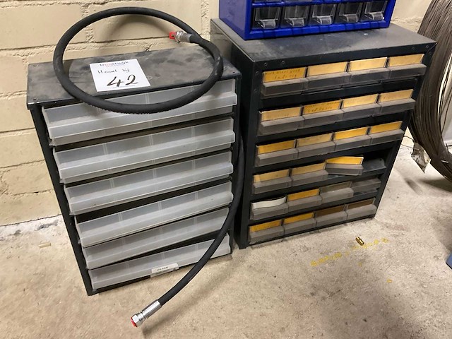 Divers pneumatiek met assortimetsboxen - afbeelding 19 van  26