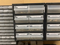 Divers pneumatiek met assortimetsboxen - afbeelding 20 van  26