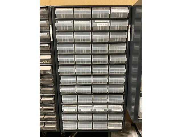 Divers pneumatiek met assortimetsboxen - afbeelding 21 van  26