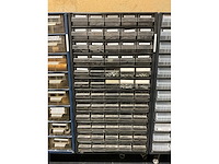 Divers pneumatiek met assortimetsboxen - afbeelding 22 van  26