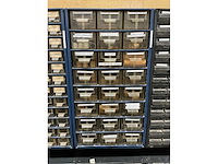 Divers pneumatiek met assortimetsboxen - afbeelding 23 van  26