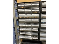 Divers pneumatiek met assortimetsboxen - afbeelding 26 van  26