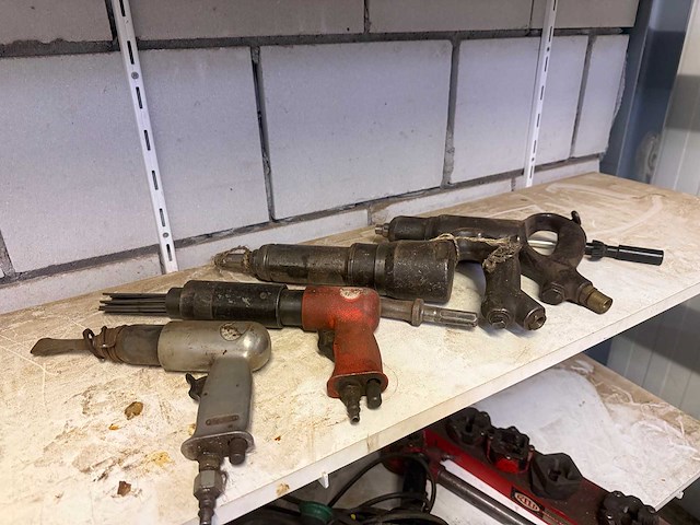 Divers pneumatisch gereedschap - afbeelding 1 van  2