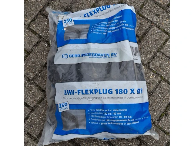 Divers pvc materiaal en uni-flexpluggen, in 13x draadmand - afbeelding 10 van  16