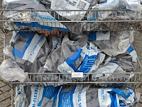 Divers pvc materiaal en uni-flexpluggen, in 13x draadmand - afbeelding 11 van  16