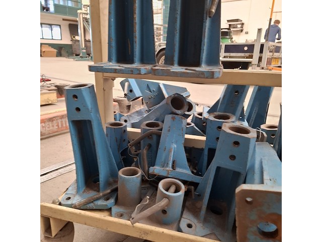 Divers richtbank en carrosserie-reparatieapparatuur celette - afbeelding 4 van  18