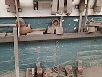 Divers richtbank en carrosserie-reparatieapparatuur op wandbord - afbeelding 15 van  33