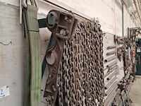 Divers richtbank en carrosserie-reparatieapparatuur op wandbord - afbeelding 25 van  33