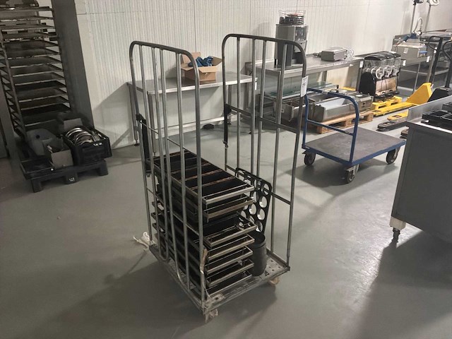Divers, rolcontainer en bakvormen - afbeelding 2 van  6