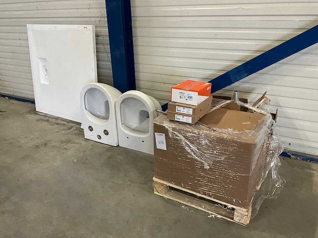 Divers sanitair en toebehoren - afbeelding 1 van  9