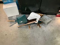 Divers schoonmaakgerei en voorraadkast - afbeelding 4 van  7