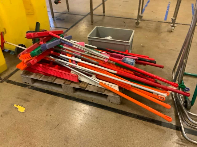 Divers schoonmaakgerei - afbeelding 5 van  5