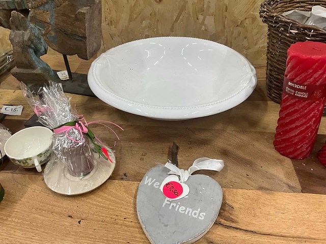 Divers servies en decoratie - afbeelding 4 van  7