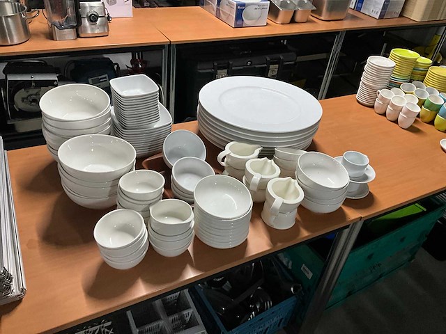 Divers servies - afbeelding 2 van  9