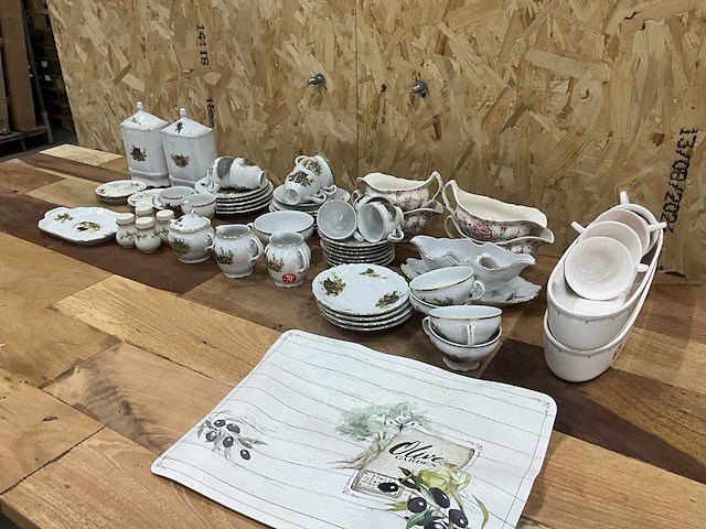Divers servies - afbeelding 3 van  10