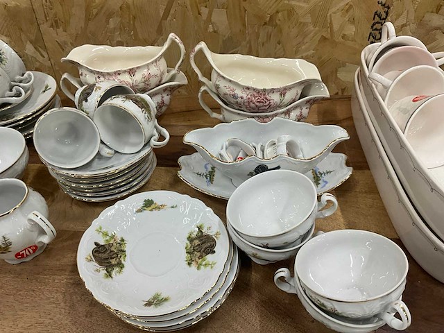 Divers servies - afbeelding 6 van  10