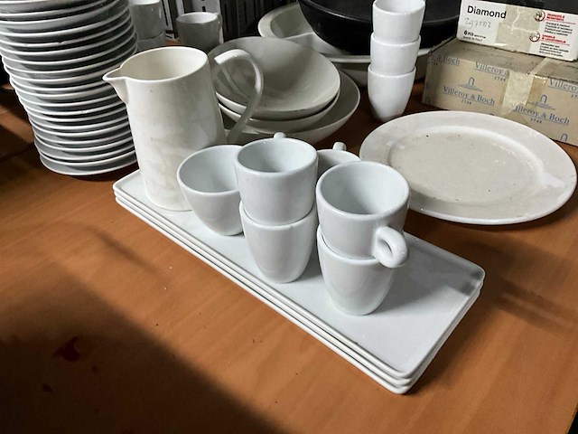 Divers servies - afbeelding 2 van  6
