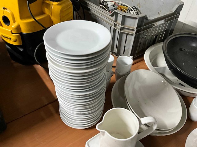 Divers servies - afbeelding 3 van  6