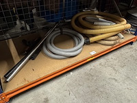 Divers slangen en stofzuiger onderdelen - afbeelding 1 van  4