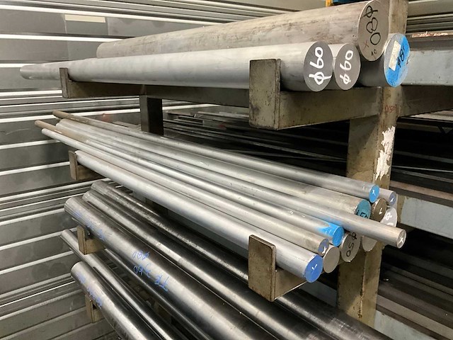 Divers staal - afbeelding 2 van  13