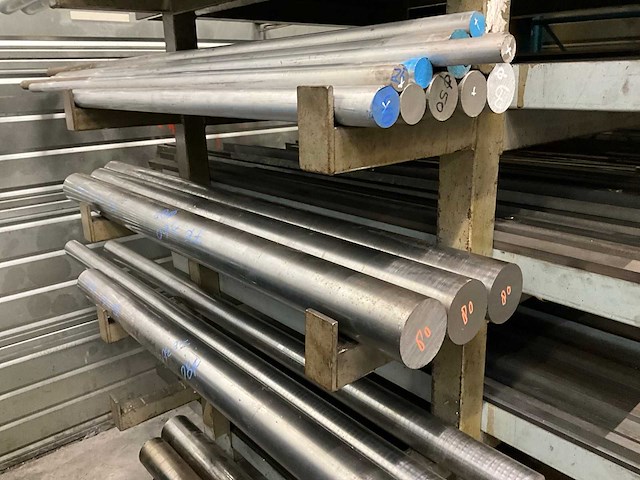 Divers staal - afbeelding 3 van  13