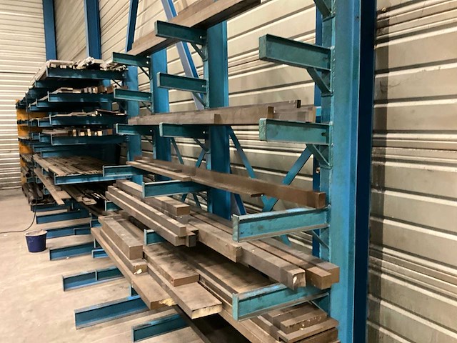 Divers staal - afbeelding 16 van  19