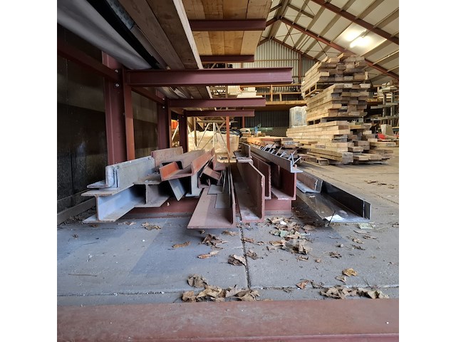 Divers staalwerk - afbeelding 7 van  12