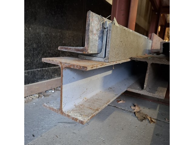 Divers staalwerk - afbeelding 8 van  12