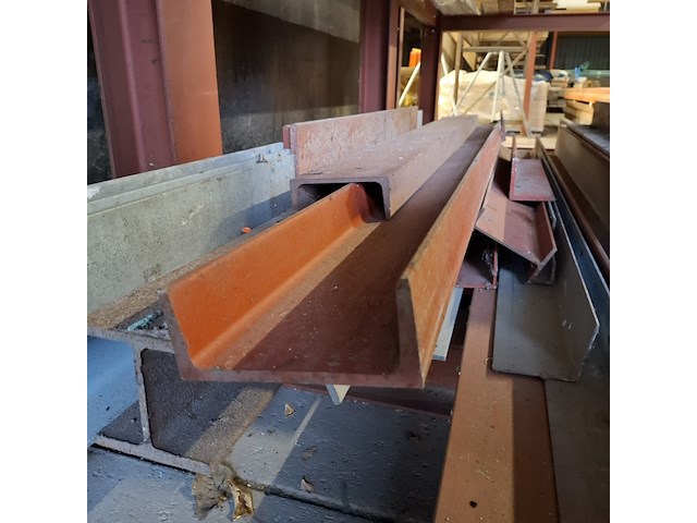 Divers staalwerk - afbeelding 10 van  12