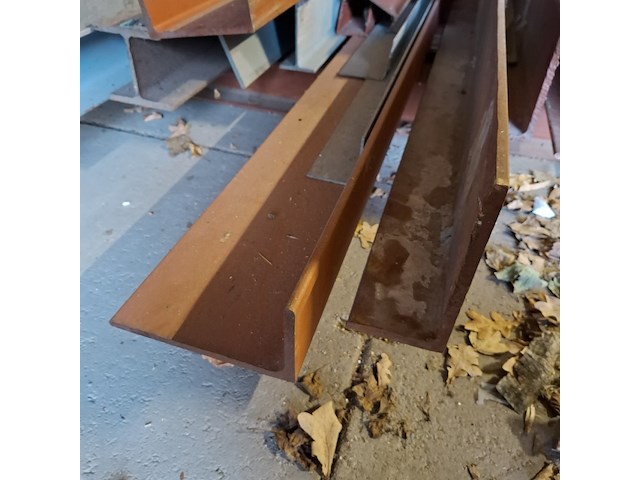 Divers staalwerk - afbeelding 12 van  12