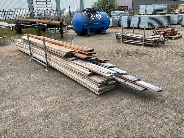 Divers steigerhout - afbeelding 2 van  4