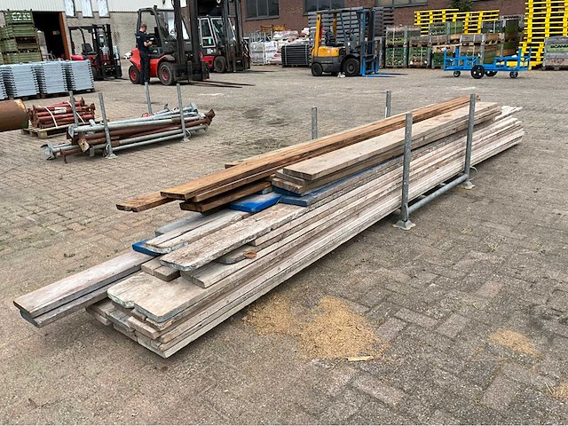 Divers steigerhout - afbeelding 3 van  4
