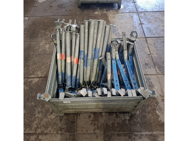 Divers steigermateriaal - afbeelding 2 van  8