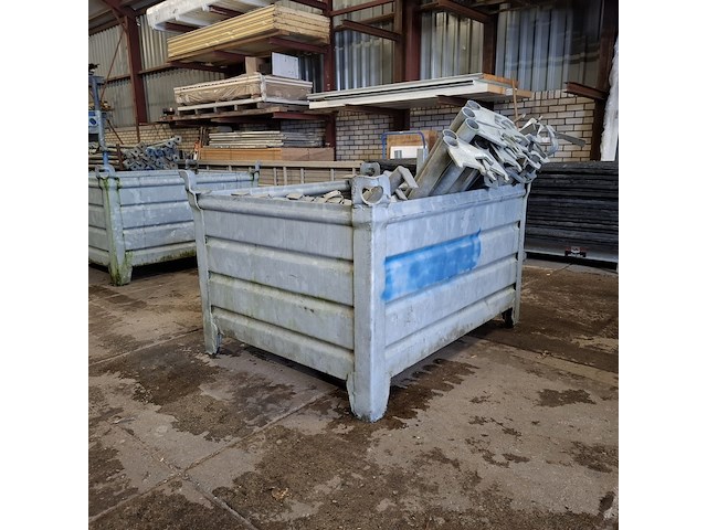 Divers steigermateriaal - afbeelding 3 van  8