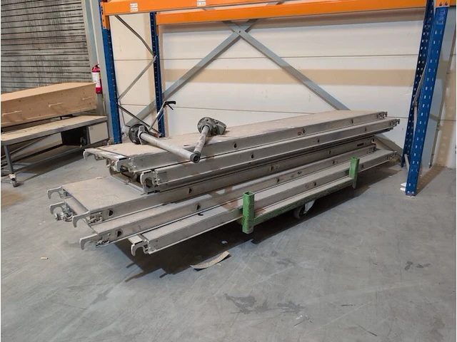 Divers steigermateriaal - afbeelding 1 van  4