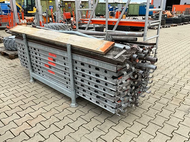 Divers steigermateriaal - afbeelding 1 van  6