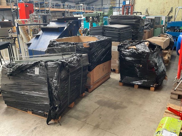 Divers stellingmateriaal - afbeelding 1 van  10