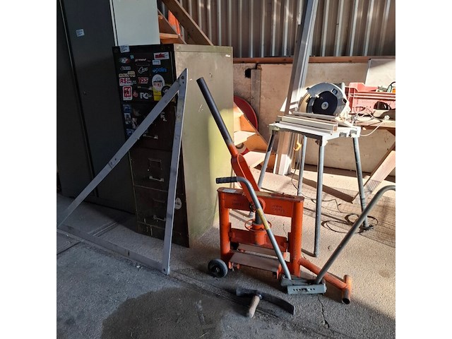Divers stratenmaker gereedschap - afbeelding 1 van  8
