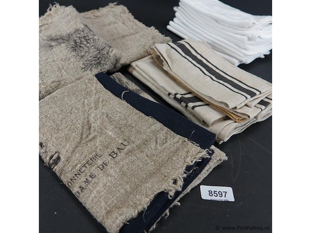 Divers tafellinnen - afbeelding 3 van  5