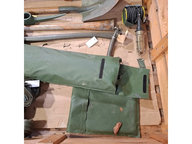 Divers tuingereedschap en bedrijfsmiddelen - afbeelding 7 van  7