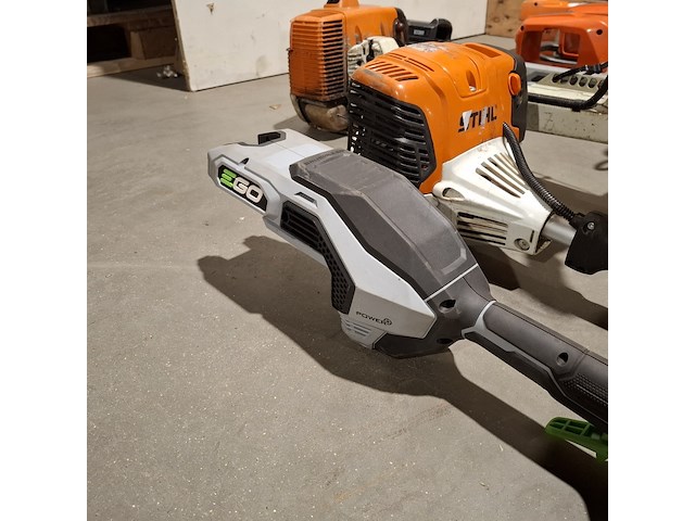 Divers tuingereedschap, o.a. stihl, ego en husqvarna - afbeelding 33 van  37