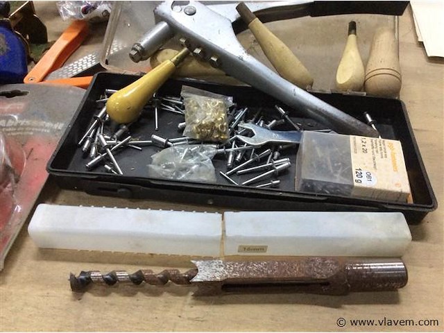 Divers werkmateriaal - afbeelding 5 van  6