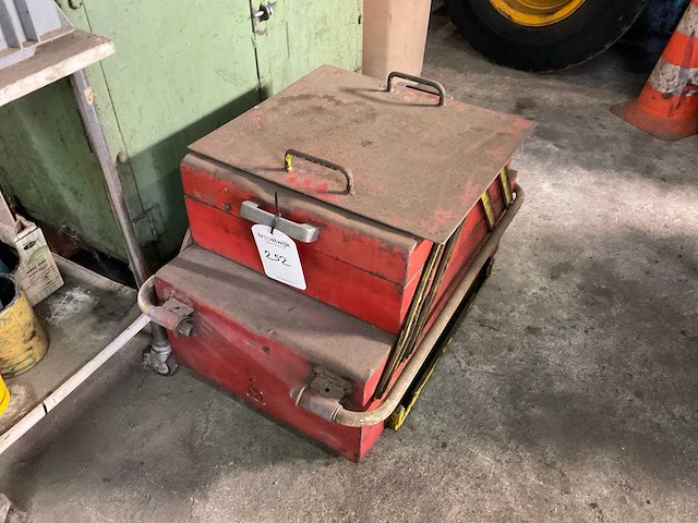 Divers werkplaatsinventaris - afbeelding 2 van  5