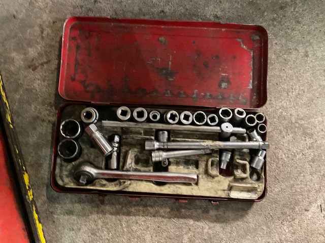 Divers werkplaatsinventaris - afbeelding 4 van  5