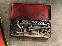 Divers werkplaatsinventaris - afbeelding 4 van  5