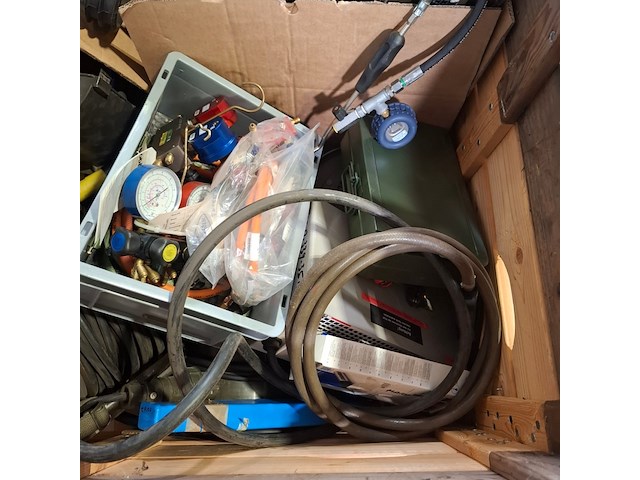 Divers werkplaatsinventaris - afbeelding 4 van  10