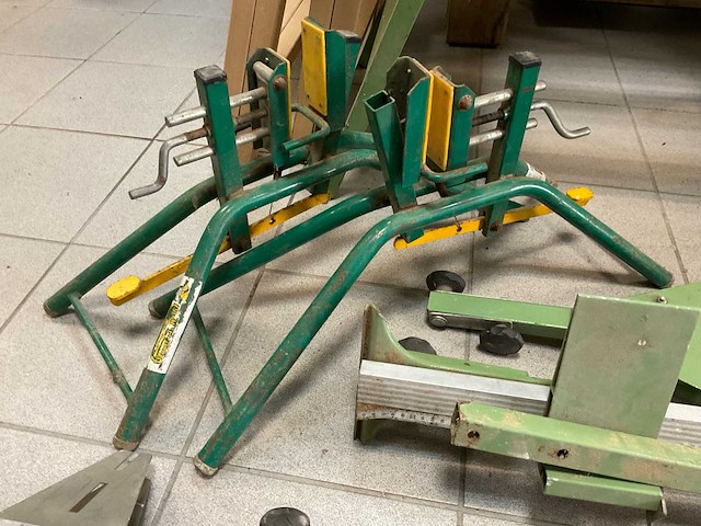 Divers werkplaatsinventaris - afbeelding 2 van  19